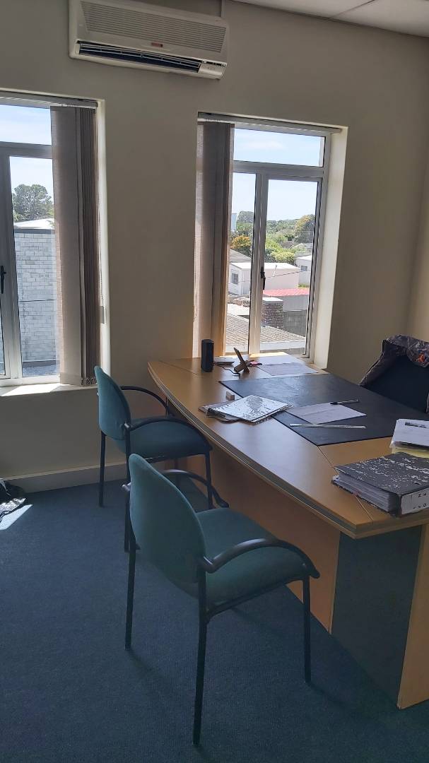 To Let commercial Property for Rent in Newton Park Eastern Cape